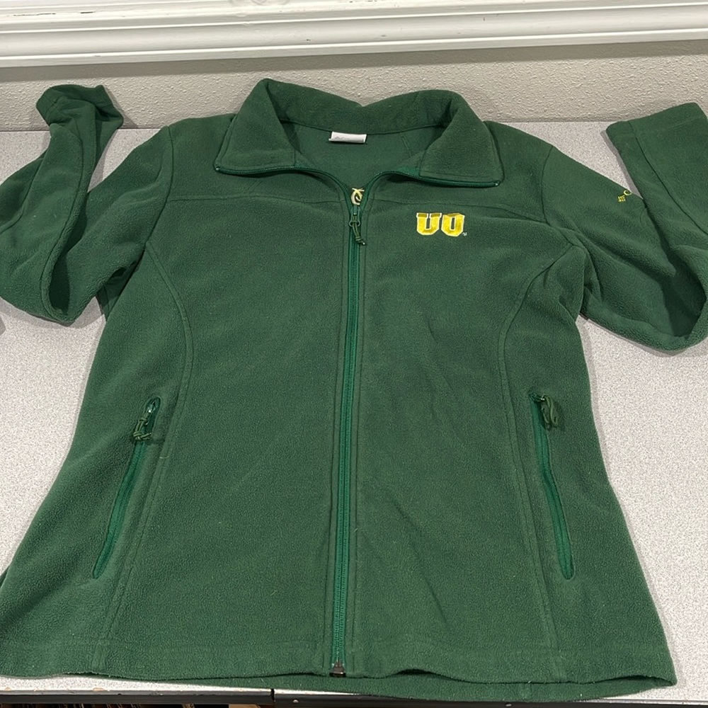 University Of Oregon Ducks Columbia Sportswear women’s large fleece. 3 pockets.